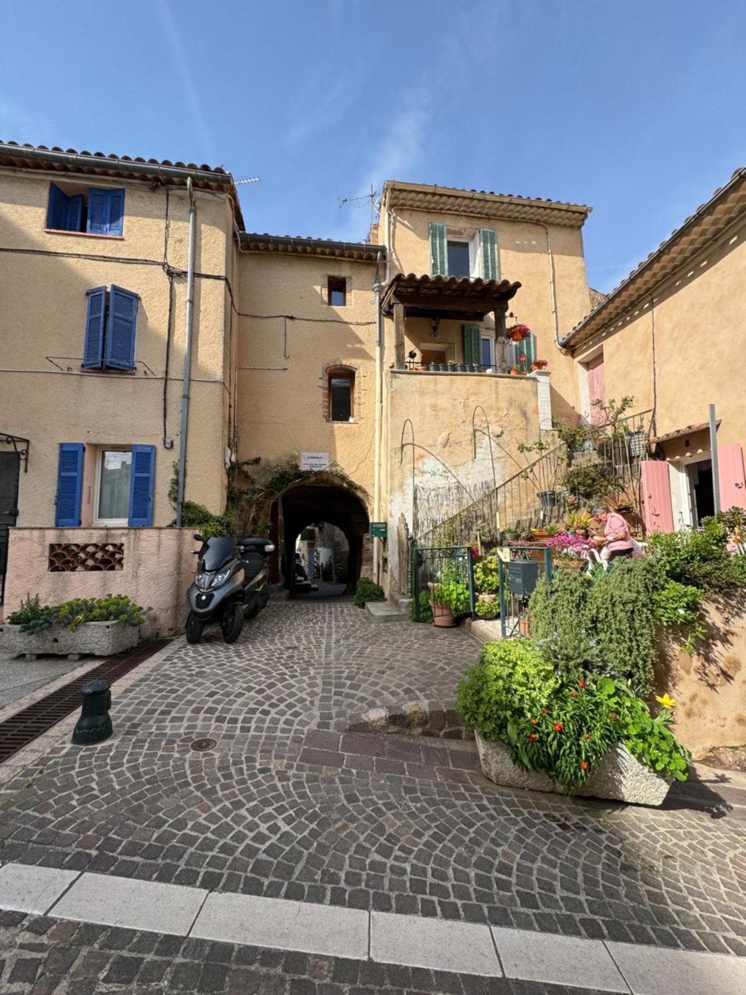Appartement Chez Kay à Roquebrune-sur Argens Extérieur photo
